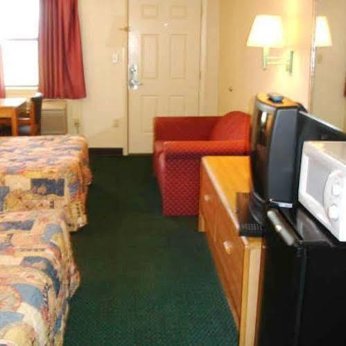 Econo Lodge Forest City Kültér fotó
