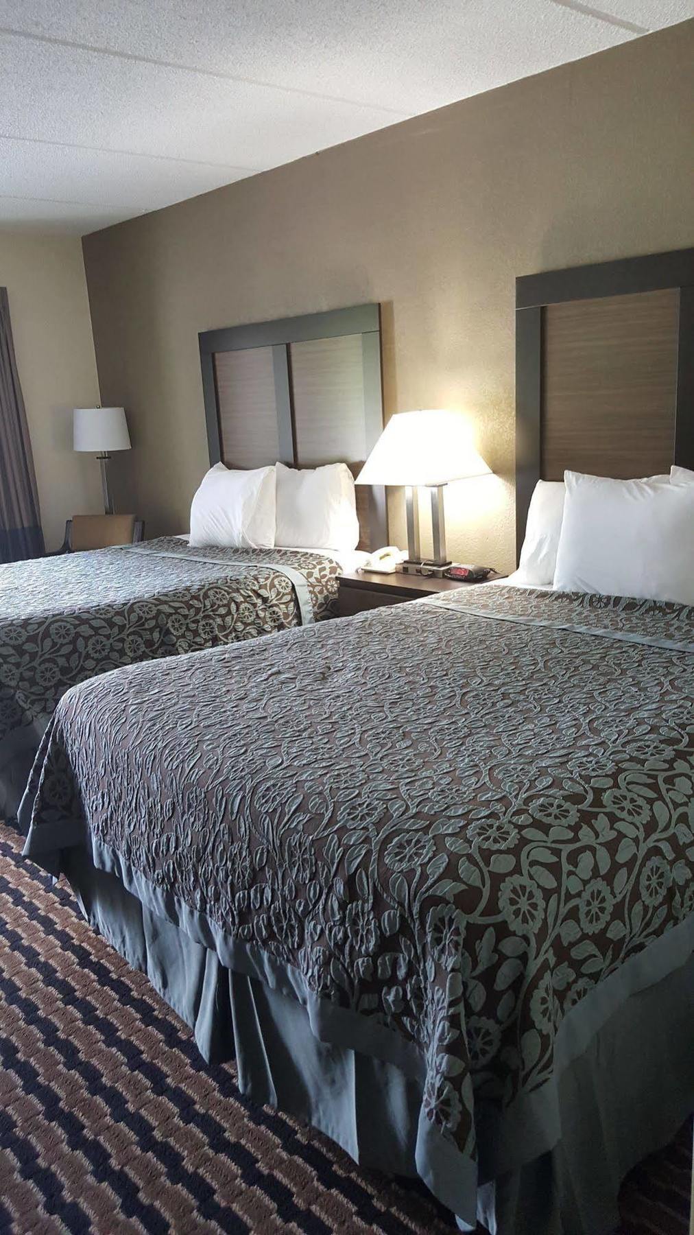 Econo Lodge Forest City Kültér fotó